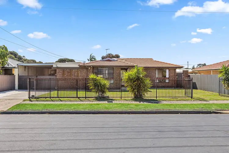 11 Gooranga Avenue, Salisbury North SA 5108
