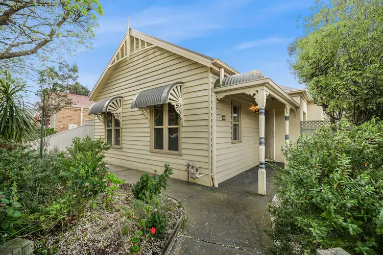 6 Moroka Green, Pakenham VIC 3810