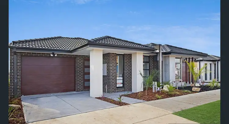 18 Pamplona Way, Clyde North VIC 3978