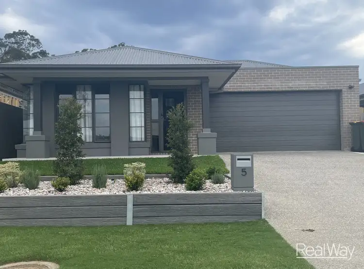 5 Maximillian Crescent, Deebing Heights QLD 4306