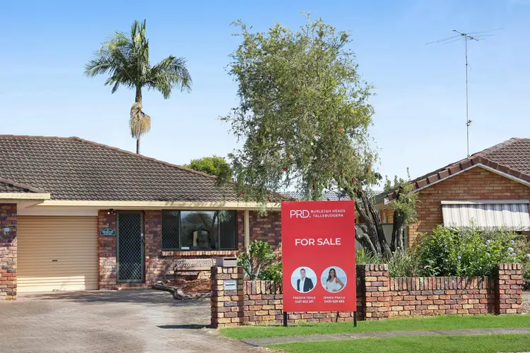 2/6 Redleaf Court, Burleigh Waters QLD 4220