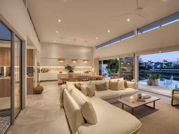 51 Allambi Avenue, Broadbeach Waters QLD 4218
