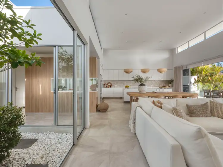 51 Allambi Avenue, Broadbeach Waters QLD 4218