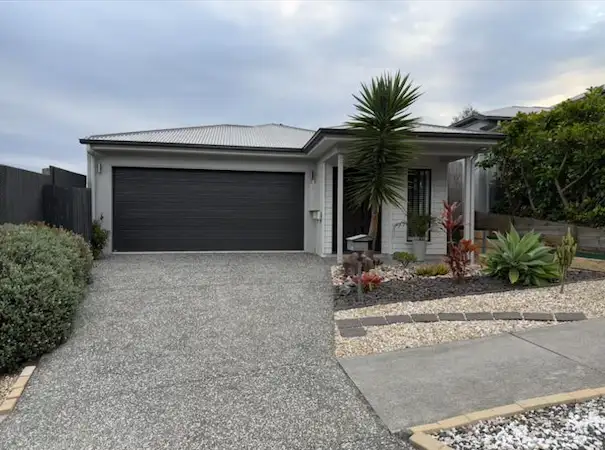 40 Hoist Court, Augustine Heights QLD 4300