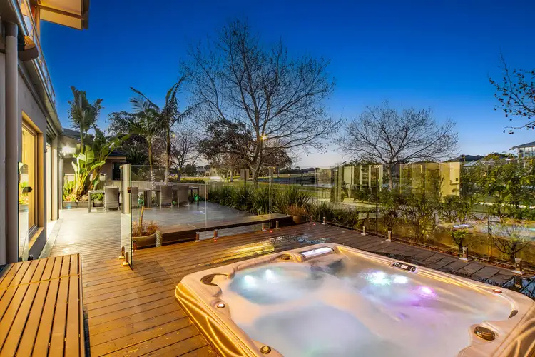 24 Mashie Terrace, Sandhurst VIC 3977