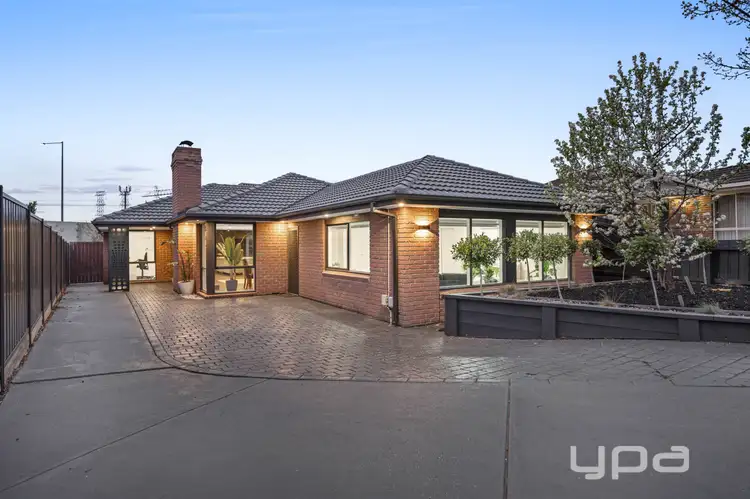 22 Gabrielle Crescent, Gladstone Park VIC 3043