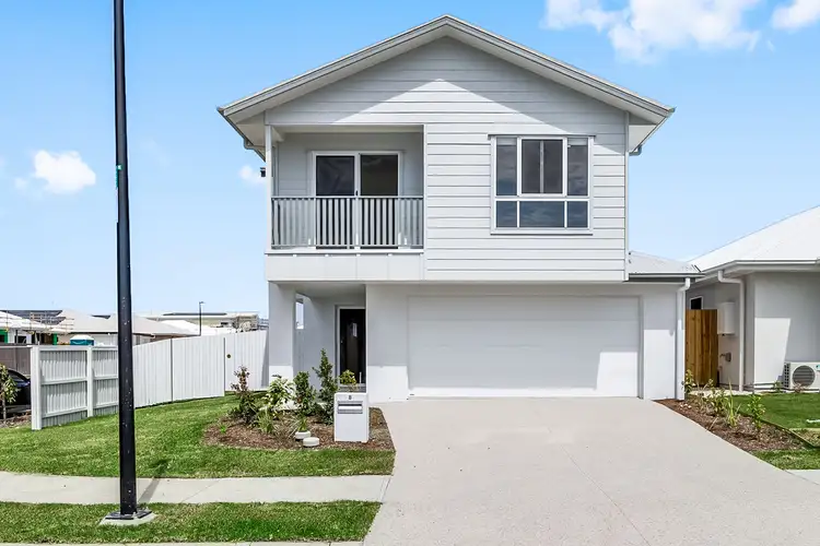 8 Windward Promenade