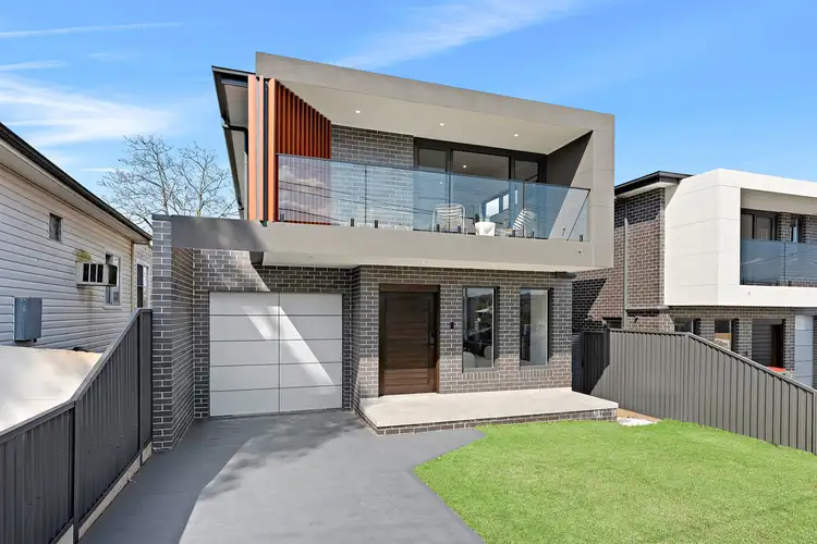 6 The Esplanade, Guildford NSW 2161