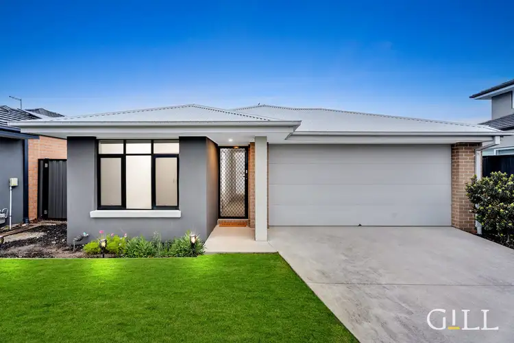 25 Hillsborough Crescent, Berwick VIC 3806