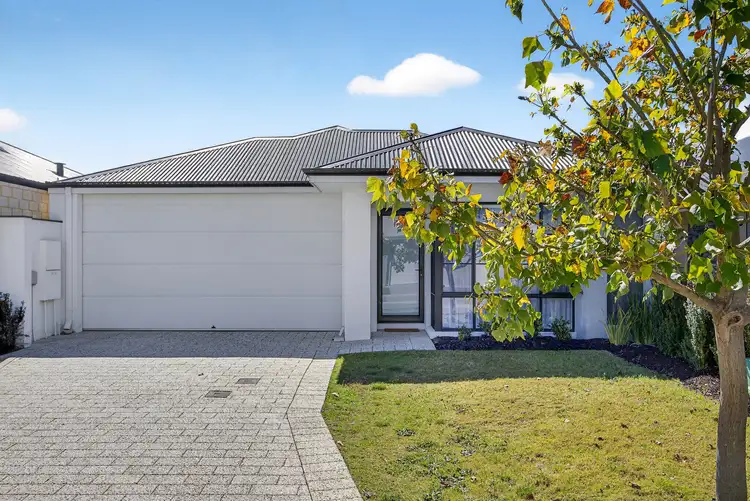 46 Abercrombie Entrance