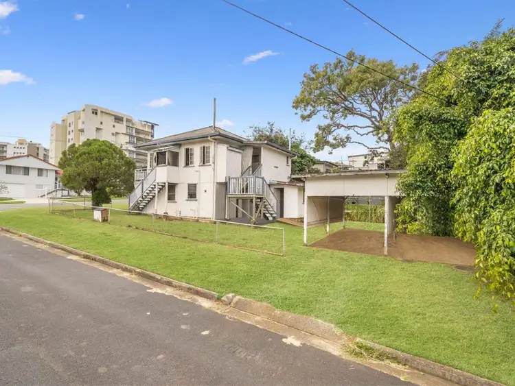 2/3 Ella Street, Margate QLD 4019