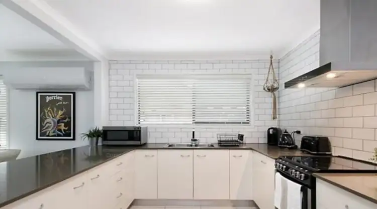 1/14 Crimson Crt, Miami QLD 4220