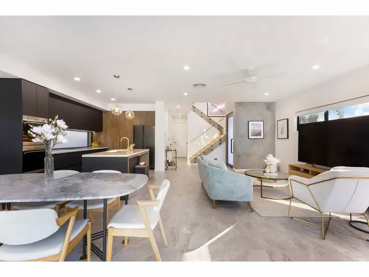 1a Winterhaven Key, Broadbeach Waters QLD 4218