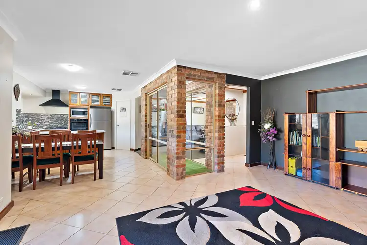 4 Wyong Place, Mount Nasura WA 6112