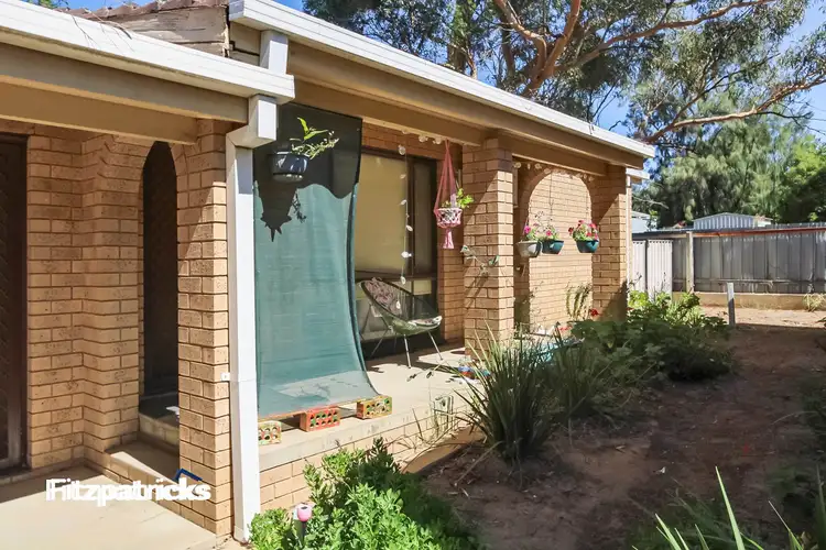 3/2 Cooinbil Crescent, Kooringal NSW 2650
