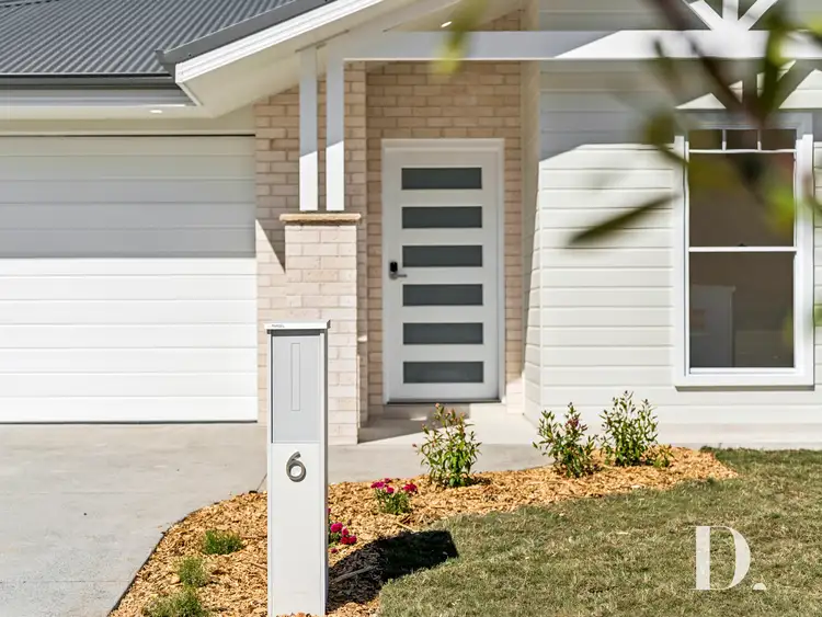 6 Thornbill Crescent