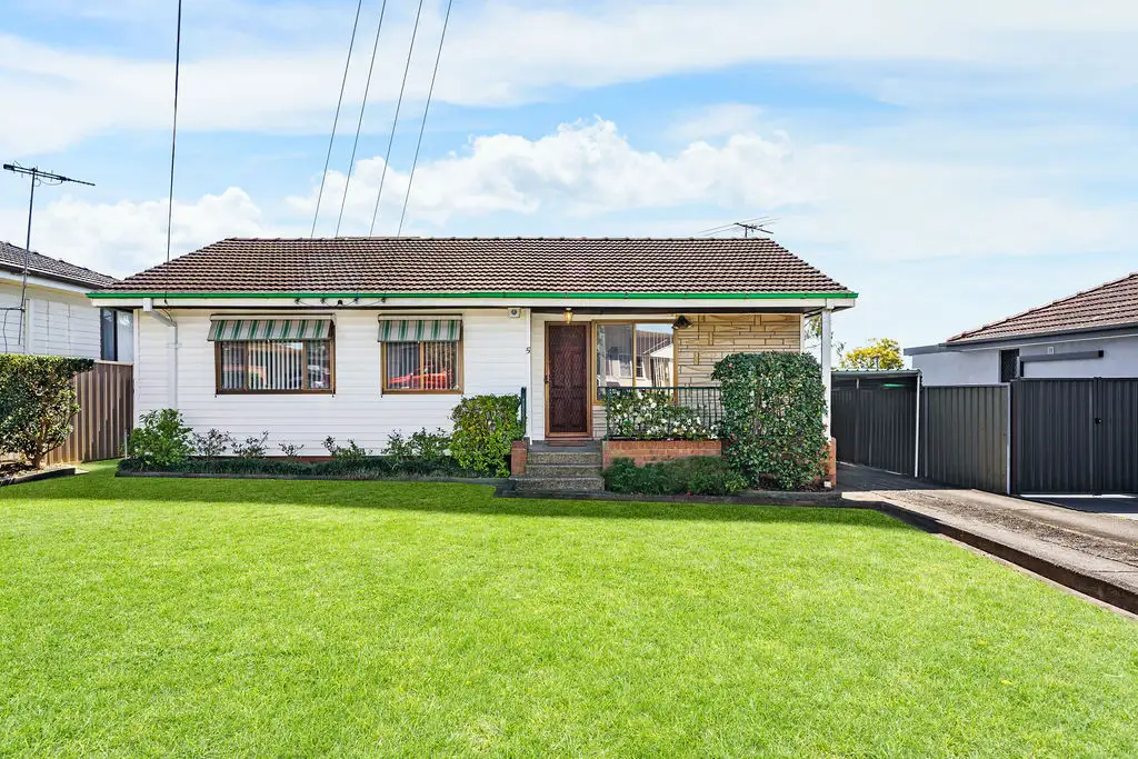 Main view of Homely house listing, 5 Ida Avenue, Lurnea NSW 2170