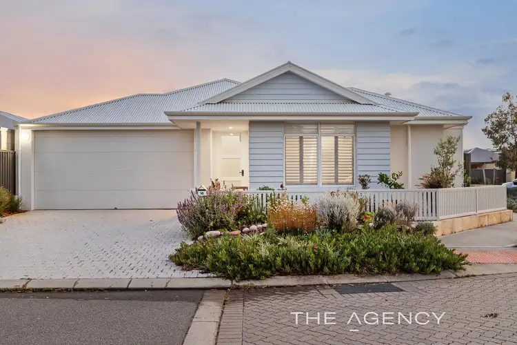 16 Topaz Way, Treeby WA 6164