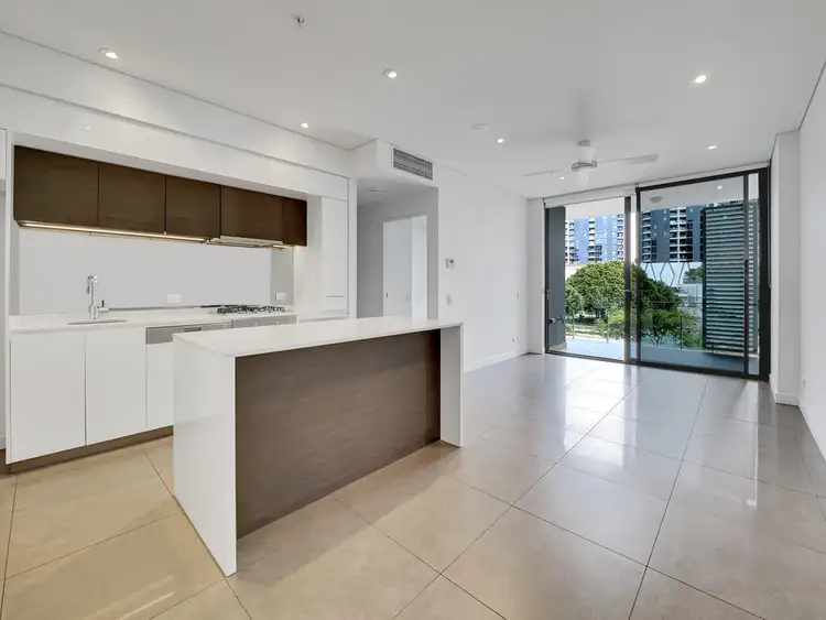 1025/33 Remora Road, Hamilton QLD 4007