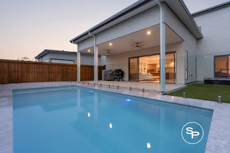 8 Mansfield Circuit, Gledswood Hills NSW 2557