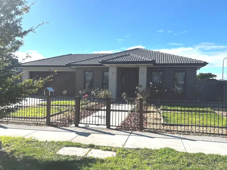 7 Papley Avenue, Lang Lang VIC 3984