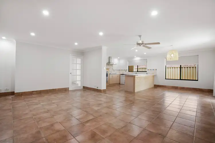 12 Poole Road, Dalyellup WA 6230