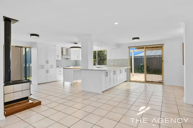 Fourth view of Homely house listing, 2 Finn Court, Singleton WA 6175