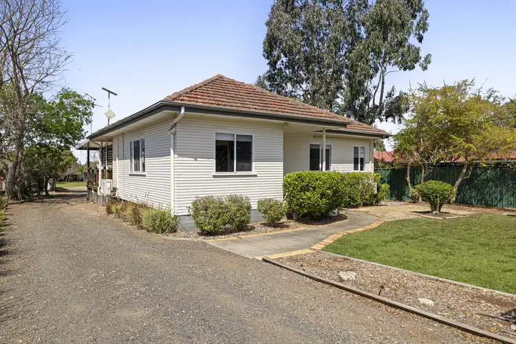 12 Taylor Street, Pittsworth QLD 4356