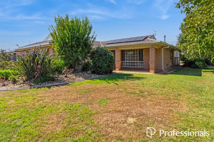 Second view of Homely house listing, 7 Nicholi Crescent, Lake Albert NSW 2650