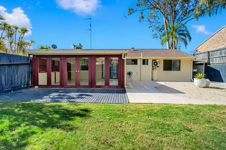 2/196 Whiting Street, Labrador QLD 4215
