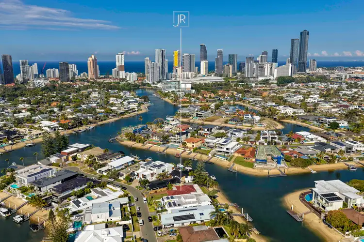 15 Beverley Crescent, Broadbeach Waters QLD 4218
