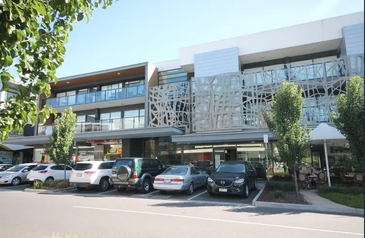 8 Copernicus Crescent