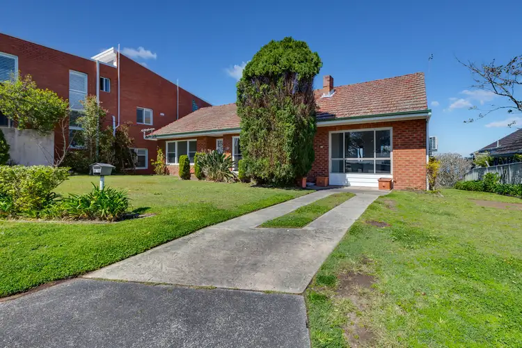 170 Marks Point Road, Marks Point NSW 2280