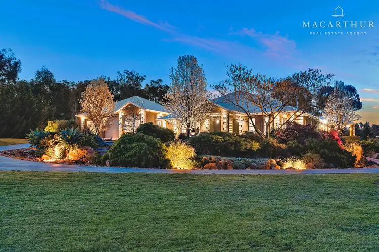 8 Robinia Place, Springvale NSW 2650