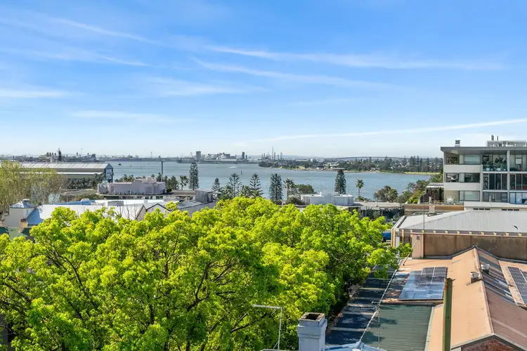 4 Carlton Street, Newcastle NSW 2300