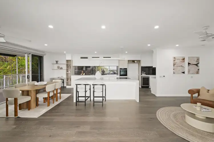 11 Saint James Drive