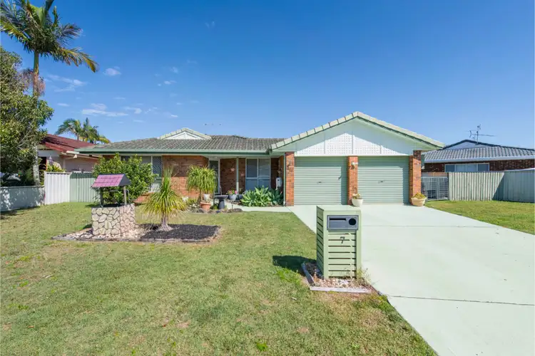 7 Admiralty Court, Yamba NSW 2464
