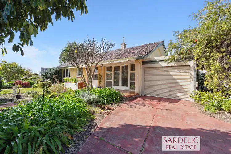 5 Letchworth Centre Avenue, Salter Point WA 6152