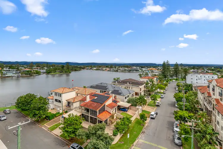 5-7 Peninsular Drive