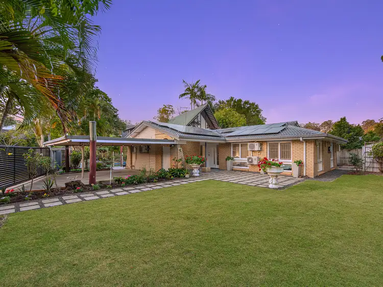 32 Harefield Street, Indooroopilly QLD 4068