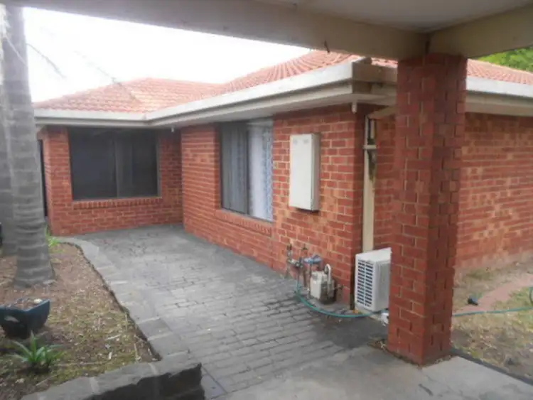 2/5 Amarina Close, Meadow Heights VIC 3048