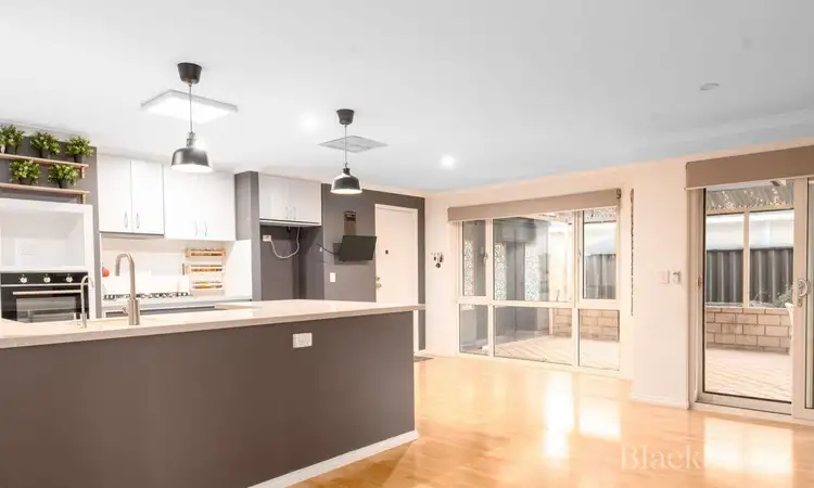 8 Lakehurst Way, Atwell WA 6164