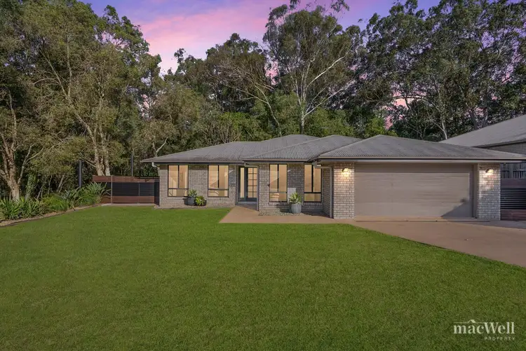 18 Emperor Drive, Redland Bay QLD 4165