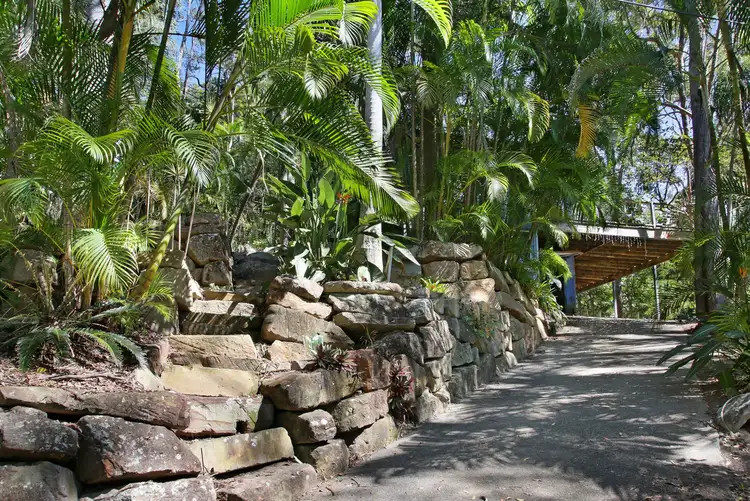 65 Ocean Parade, Burleigh Heads QLD 4220