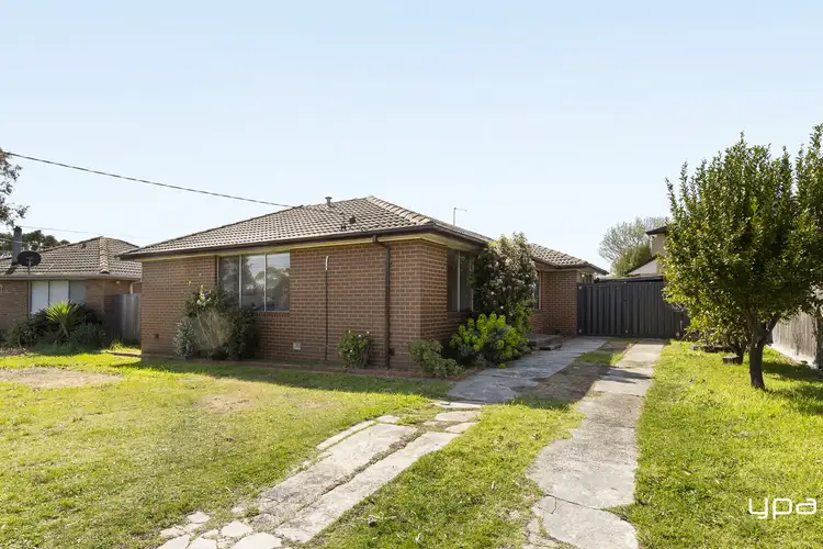 3 Dundee Close, Gladstone Park VIC 3043