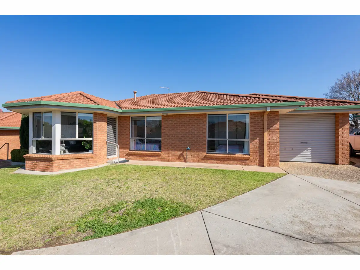 Main view of Homely townhouse listing, 2/48 Mayfair Drive, Wodonga VIC 3690