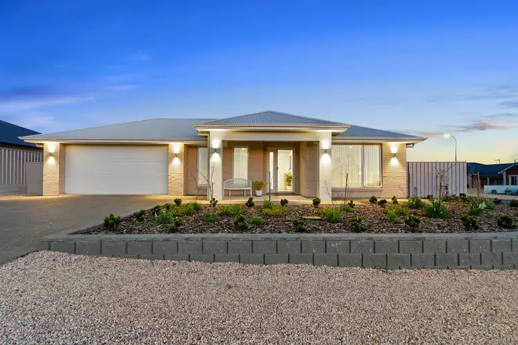 18 Stocker Street, Moonta Bay SA 5558