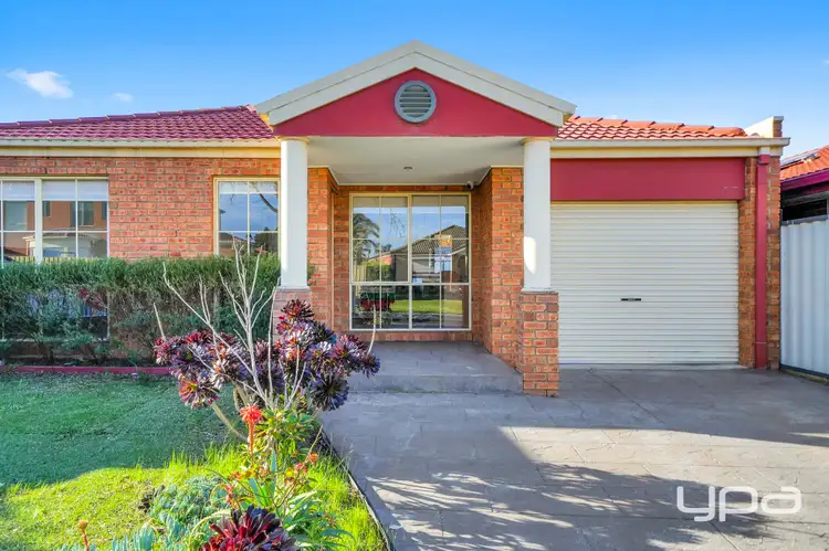 27 Thompson Crescent, Roxburgh Park VIC 3064