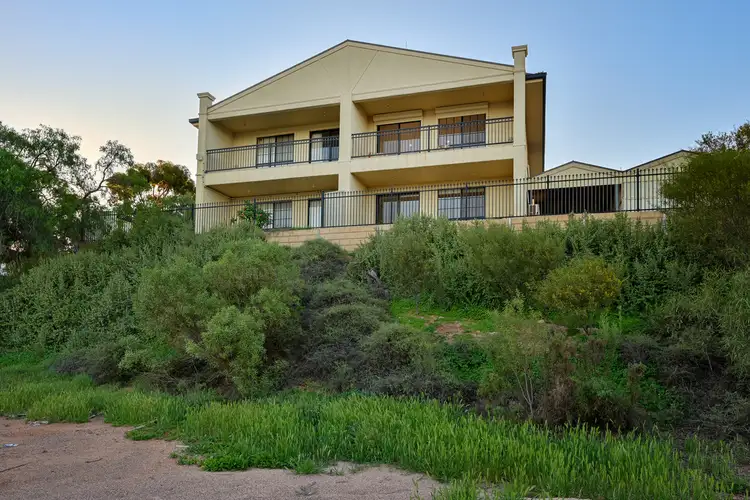 4 Hartley Street