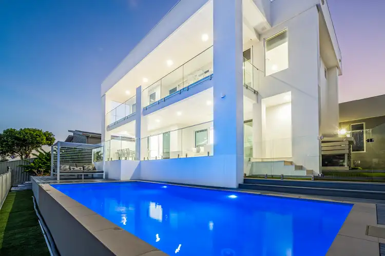 96 Rio Vista Boulevard, Broadbeach Waters QLD 4218